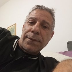 אורי 