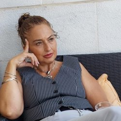איריס מלכה
